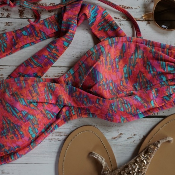 Bikini Top with Removable Strap - Picture 4 of 4